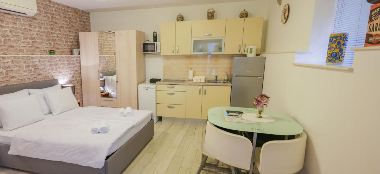 Bliss Apartments With Free Parking Split Exterior photo
